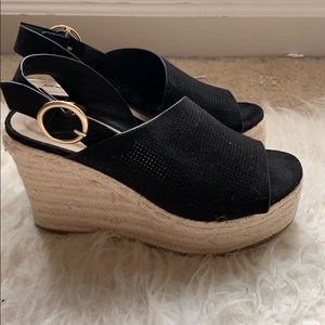 SODA black wedges